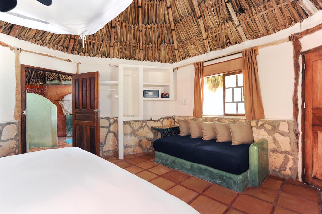 Zamas Hotel تولوم الغرفة الصورة